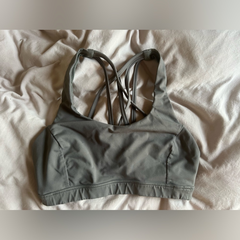 Lululemon sports bra